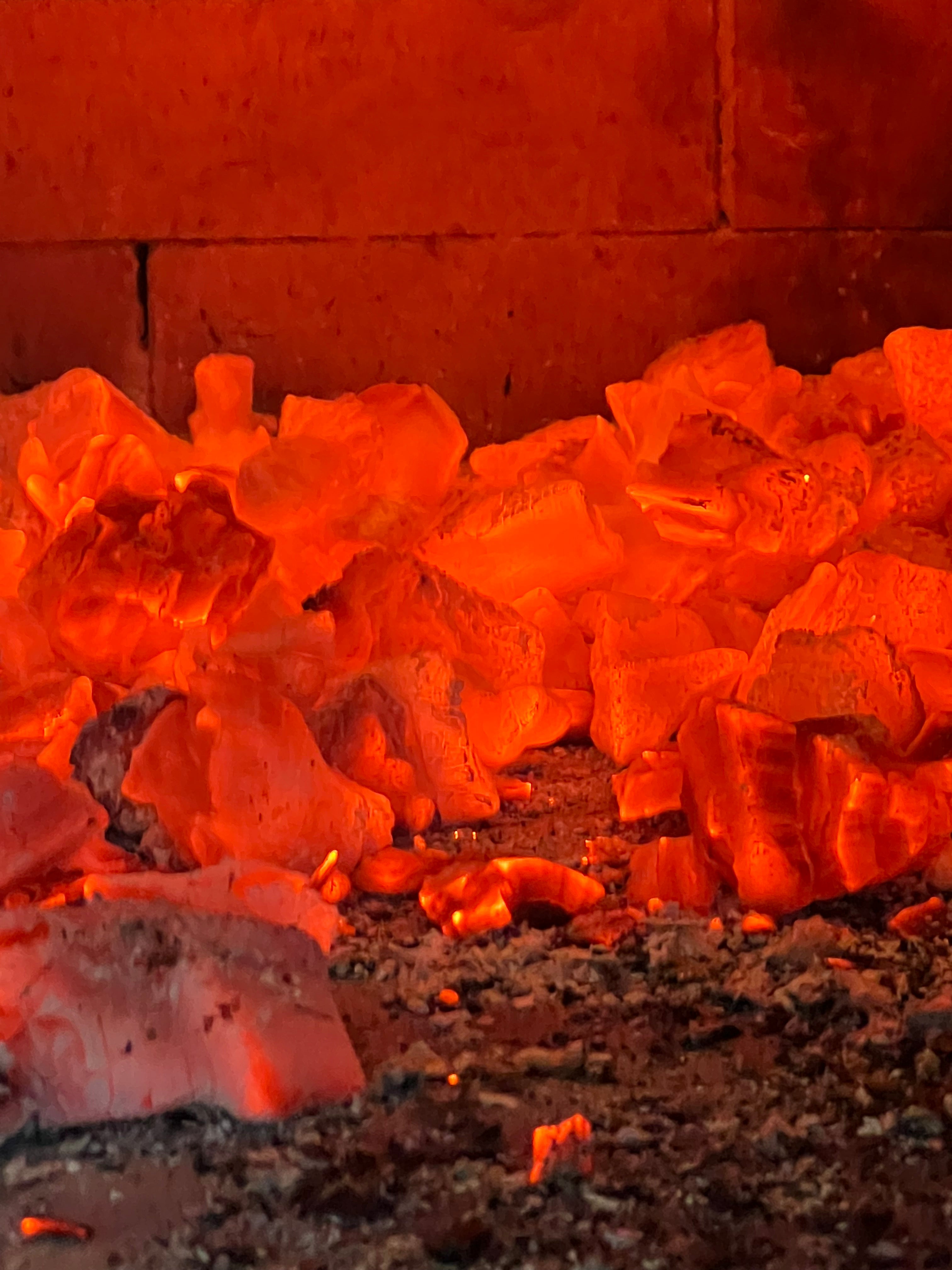 AQ Quebracho hardwood lump charcoal 20 lb bag and natural charcoal pieces